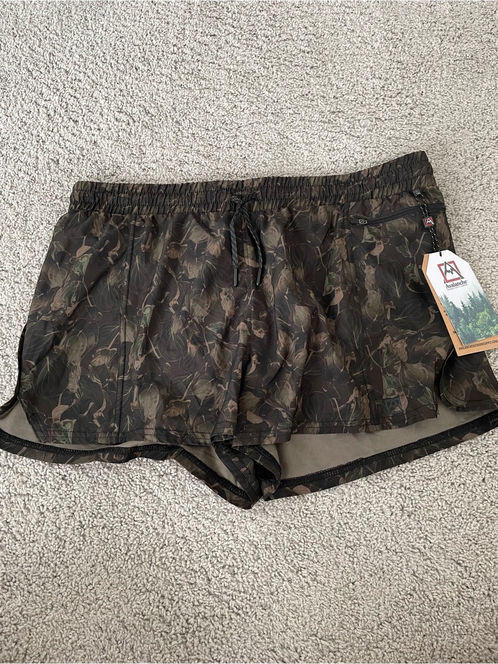 Avalanche Camo Camouflage Green Stretch Hiking Shorts Womens Size Large New NWT